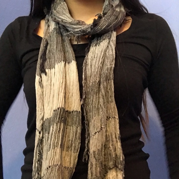 SCARVES - Picture 2 of 4